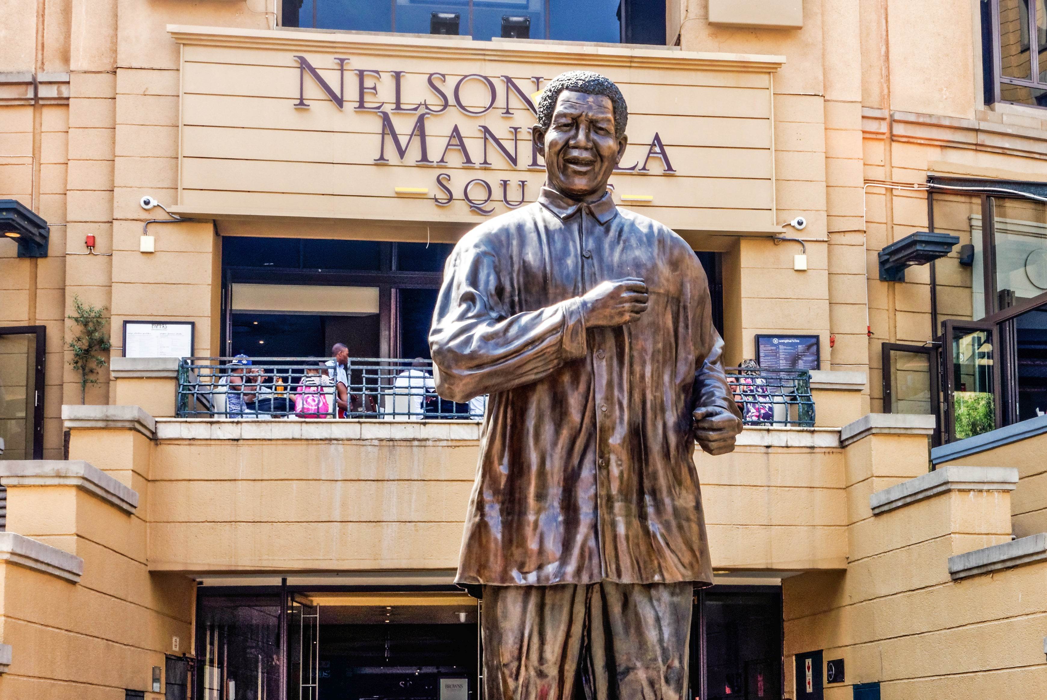 Celebrate New Year's Eve 2023 in South Africa! - JetLife Vacations Travel Agency