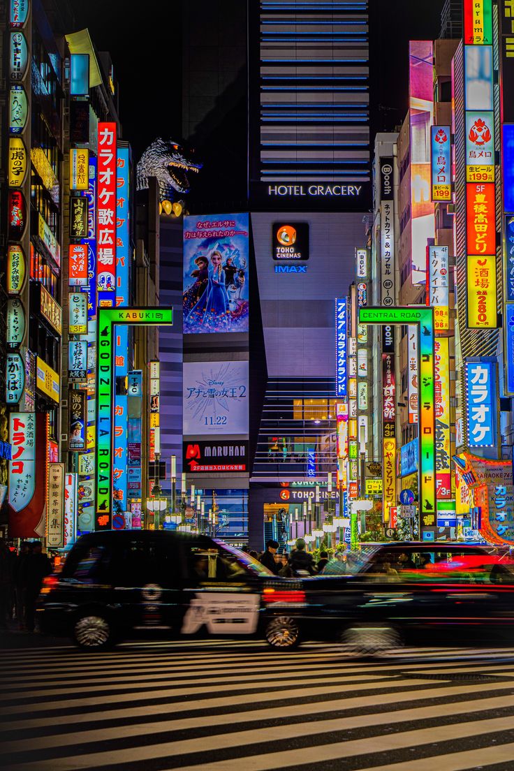 Shinjuku Kabukicho neon walk